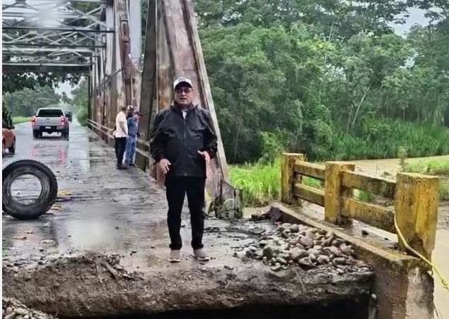 Gobernador Garrido supervisó labores y aboga por pronta rehabilitación del Puente Michay