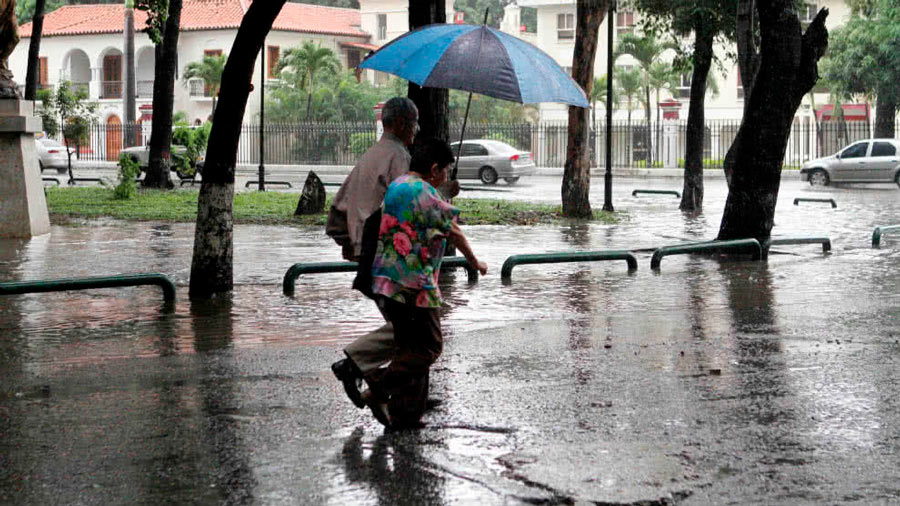 Autoridades estiman que la onda tropical N° 11 llegará al país el domingo 23 de junio