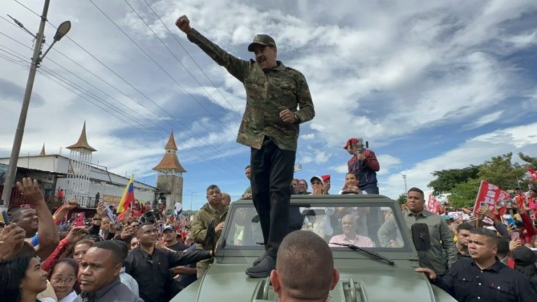 Carabobeños se aglomeraron en las calles para recibir al presidente Maduro