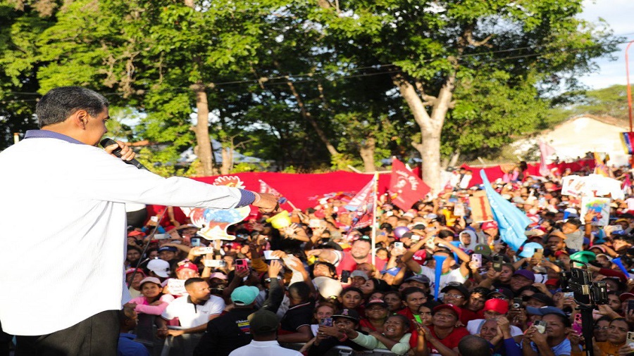 Un caluroso recibimiento dieron los larenses al presidente Maduro