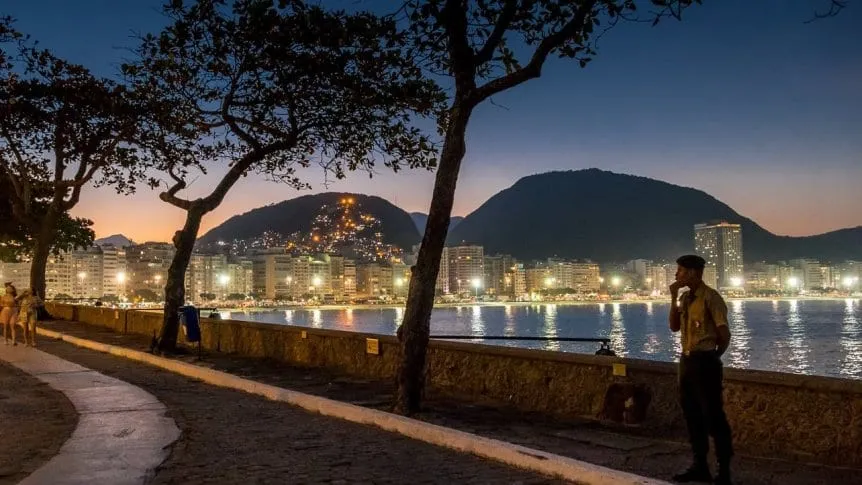 ¿Cuál es la ciudad de Sudamérica con más diversión nocturna, según la inteligencia artificial?