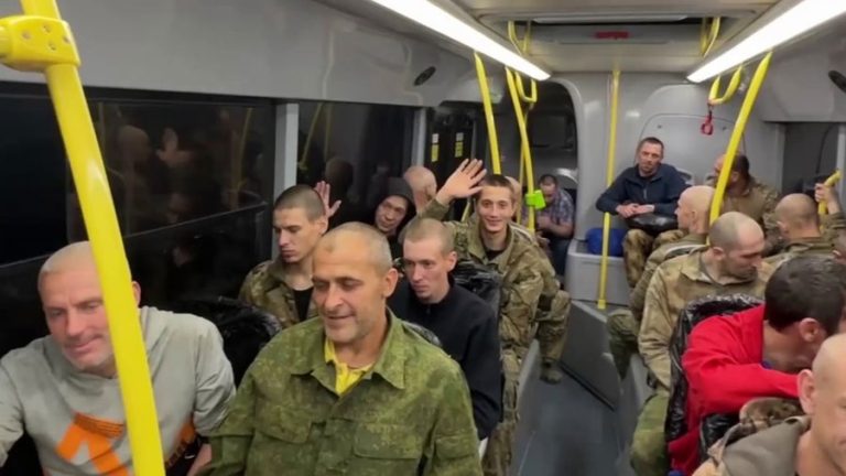 Rusia y Ucrania intercambian 90 prisiøneros de guërra (+ Video)