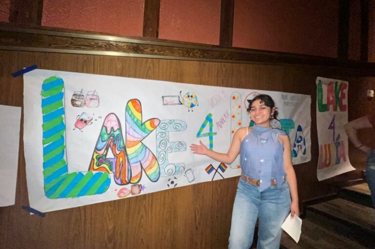 Migrante latina sorprende al ser aceptada en 13 universidades de Estados Unidos