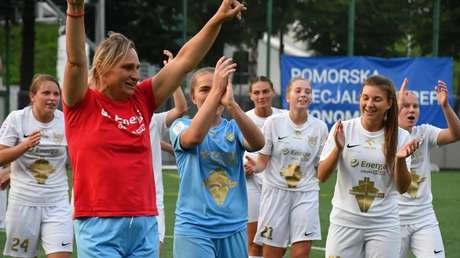 Portera de un club de fútbol femenino resultó ser un hombre buscado por la Justicia (+ Detalles)