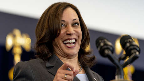 Trump se burla de un rasgo de Harris propio de «una persona loca» (+ Video)