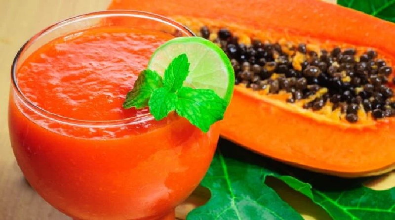 Este jugo de lechosa con linaza te ayudará a desinflamar el vientre y mejorar tu digestión