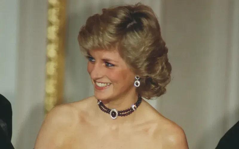 Vestido de la princesa Diana de Gales se subasta por 845.000 euros