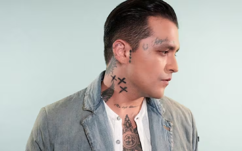 El cantante Christian Nodal entre los 50 más bellos de People en Español