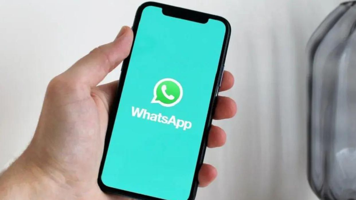 WhatsApp lanza nueva herramienta con IA para mejorar la interacción en grupos