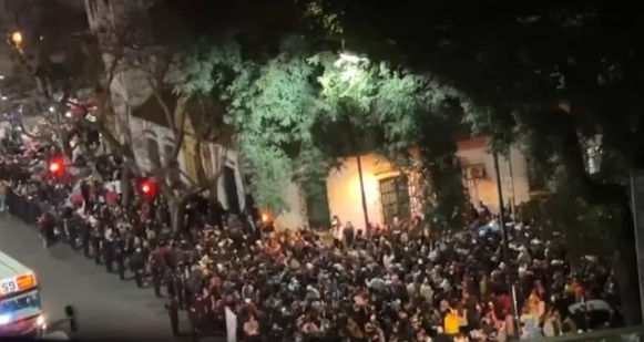 Venezuela denuncia al Gobierno de Milei por asedio a su embajada en Buenos Aires