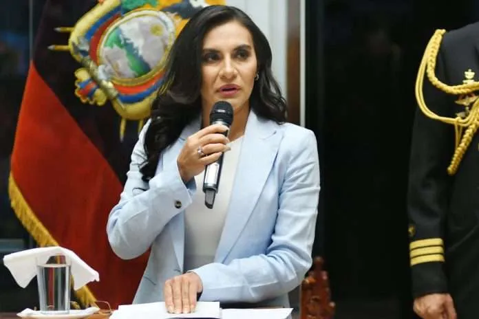 Vicepresidenta de Ecuador quiere retomar diálogo con México