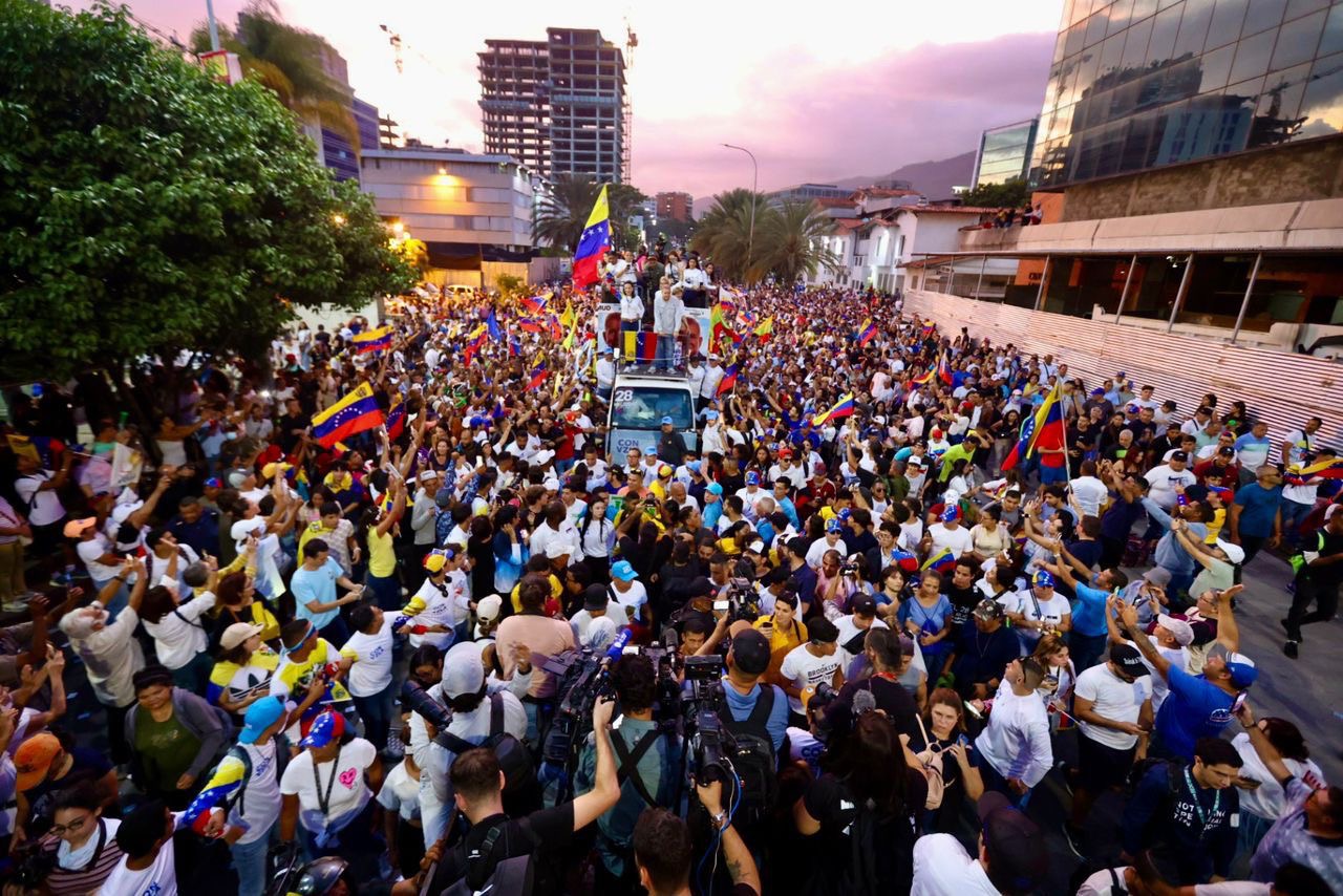 Edmundo González Urrutia y María Corina Machado cerraron su campaña presidencial en Caracas