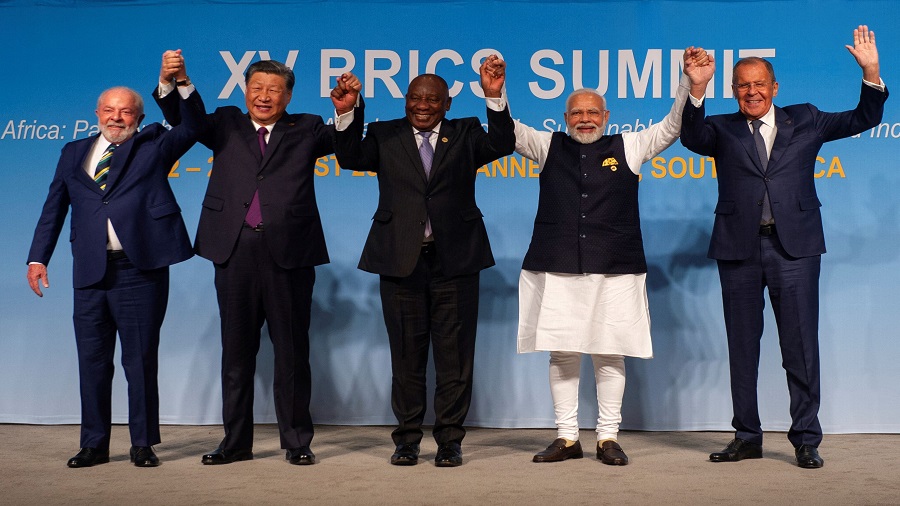 BRICS anuncia oficialmente un sistema financiero similar a SWIFT