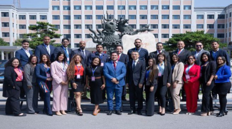 Delegación venezolana participa en Seminario de Tecnología Financiera en China
