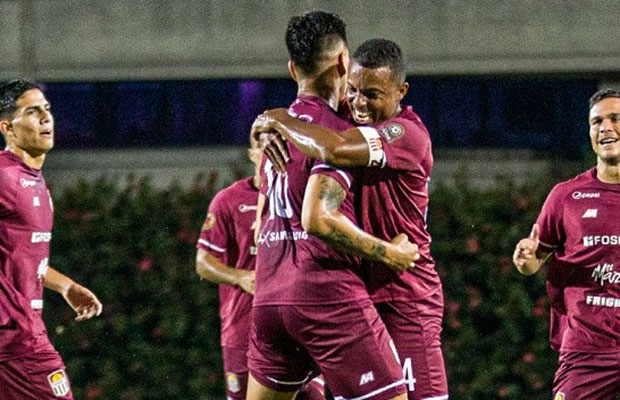 Carabobo vence a Angostura y se afianza como el líder del fútbol venezolano