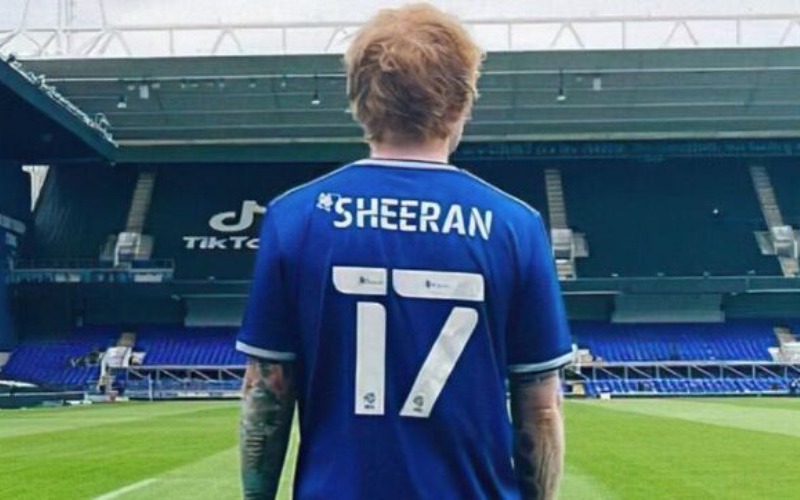 Ed Sheeran adquiere acciones de un equipo de fútbol del Reino Unido (+ Detalles)
