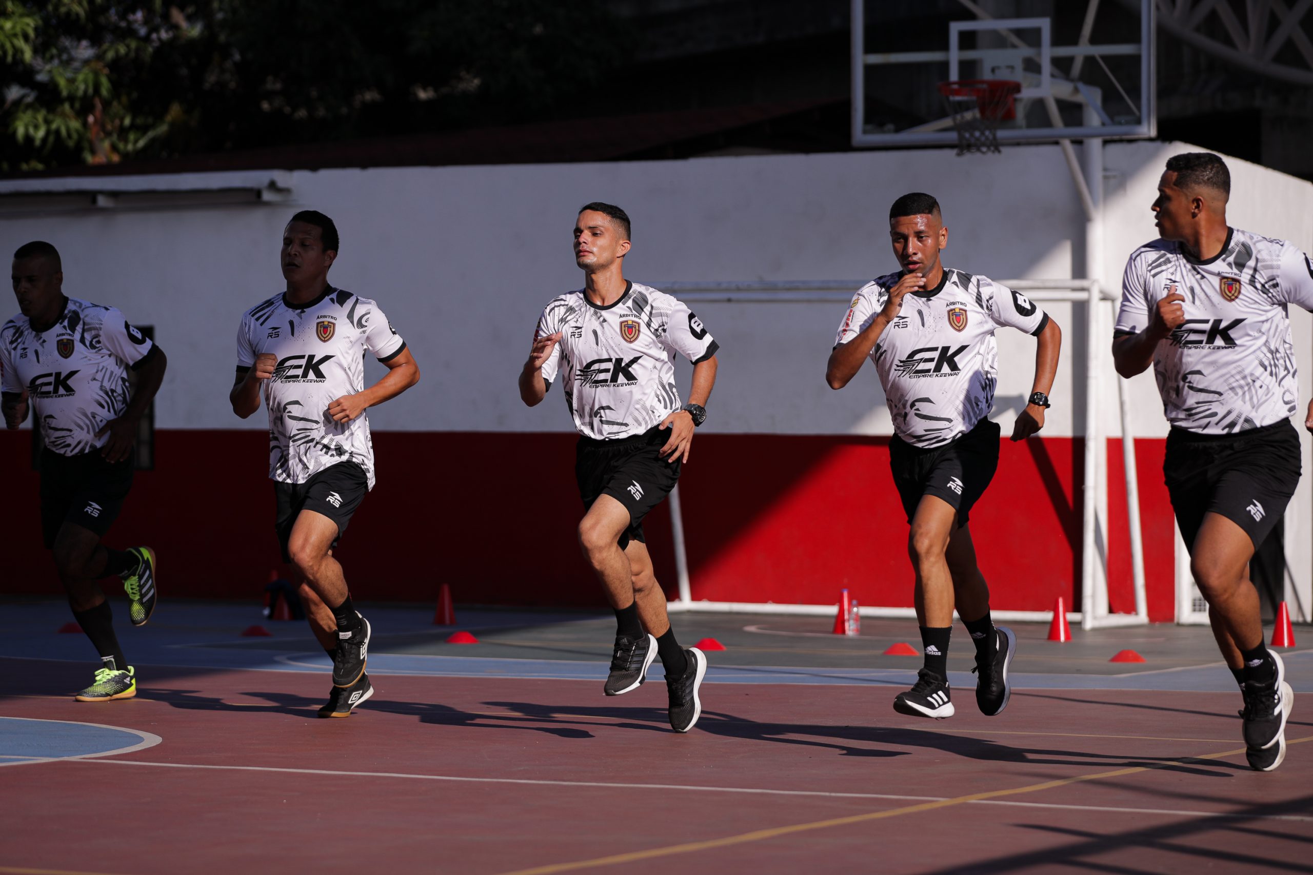 Tercer periodo de pruebas físicas para 263 árbitros de fútbol sala, playa y campo