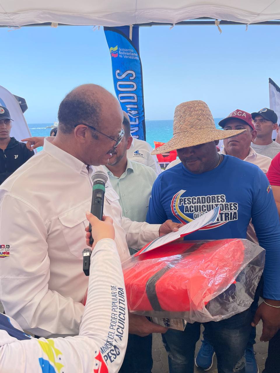 INEA entrega radiobalizas a CONPPA de La Guaira y Miranda (+ Fotos)