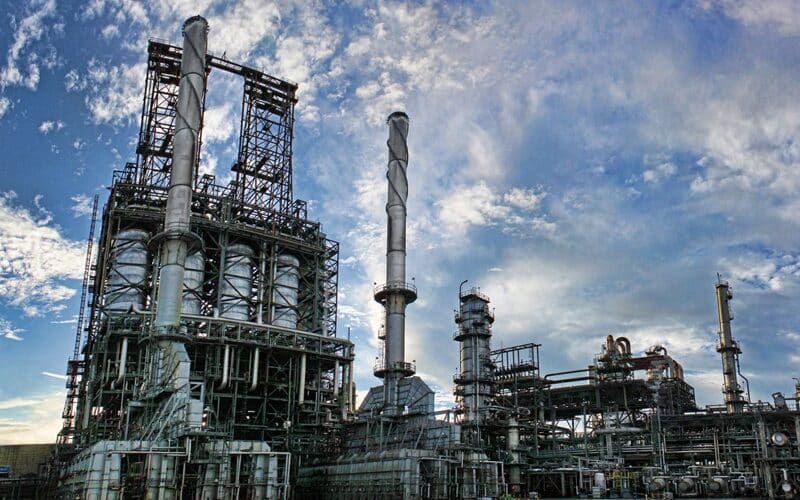 Autoridades revisaron planes para seguir impulsando la industria petrolera