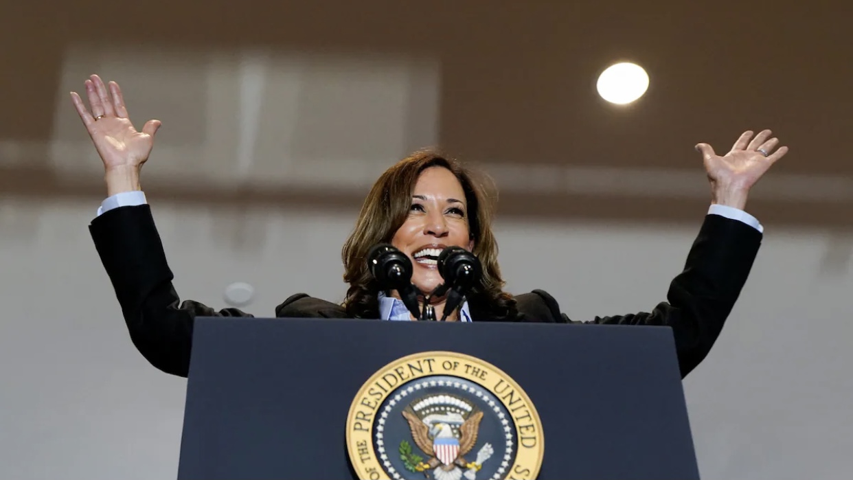 La campaña de Kamala Harris recaudó casi el triple que la de Donald Trump en agosto