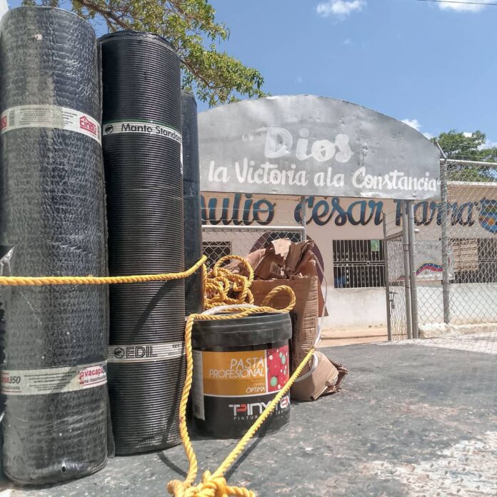 Instituciones educativas falconianas reciben materiales de construcción para su remodelación