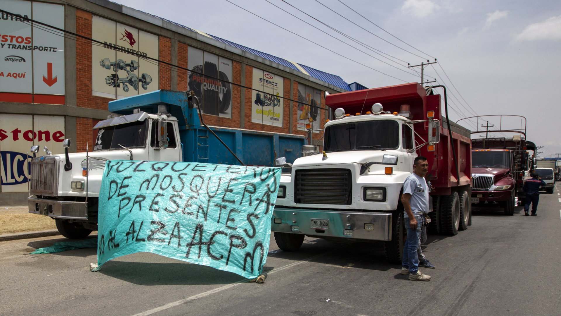 “No nos dan para aguantar más tiempo”: gobernador de Cundinamarca alerta escasez por paro camionero