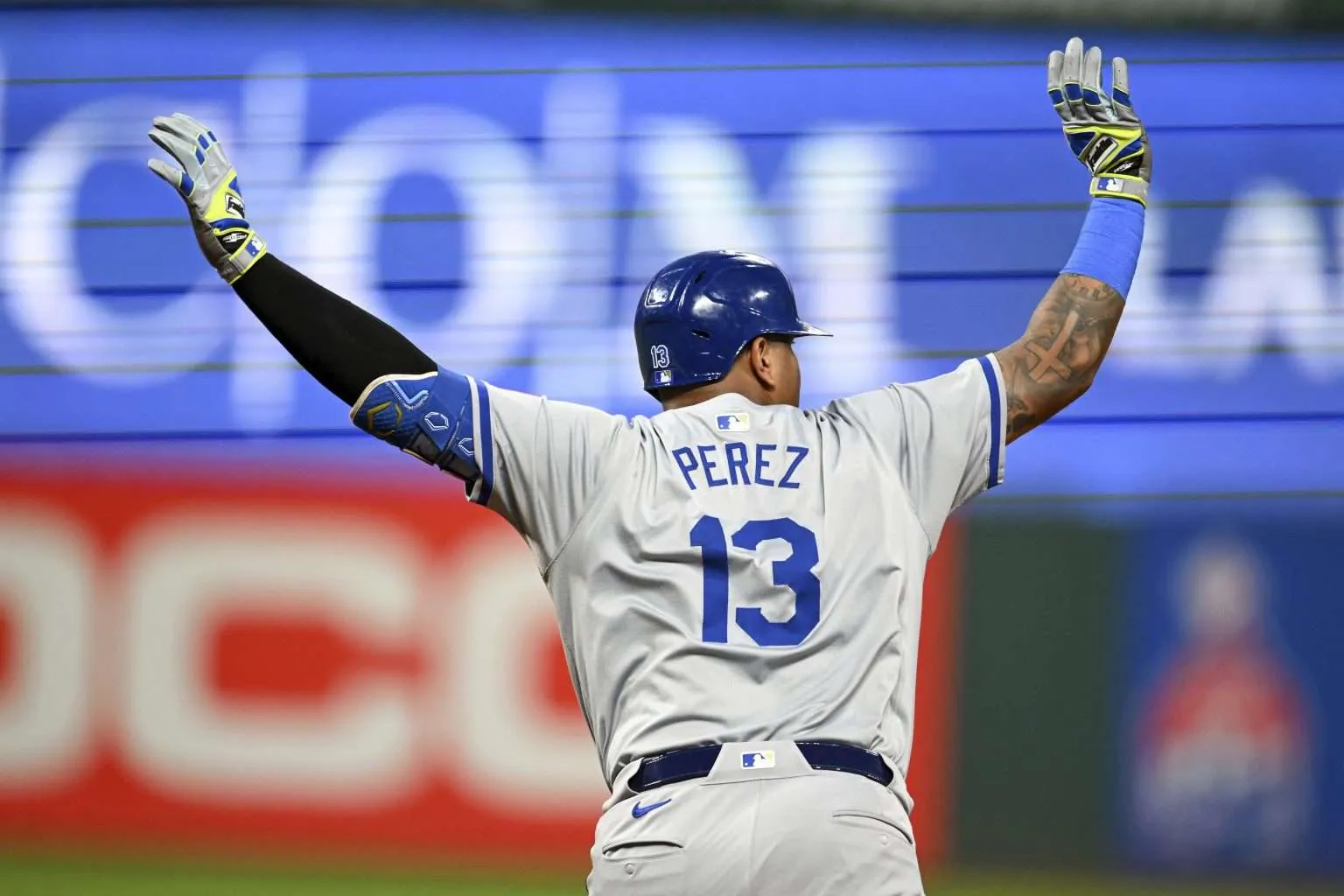 Salvador Pérez llega a Leones del Caracas a cambio de tres pitchers Águilas