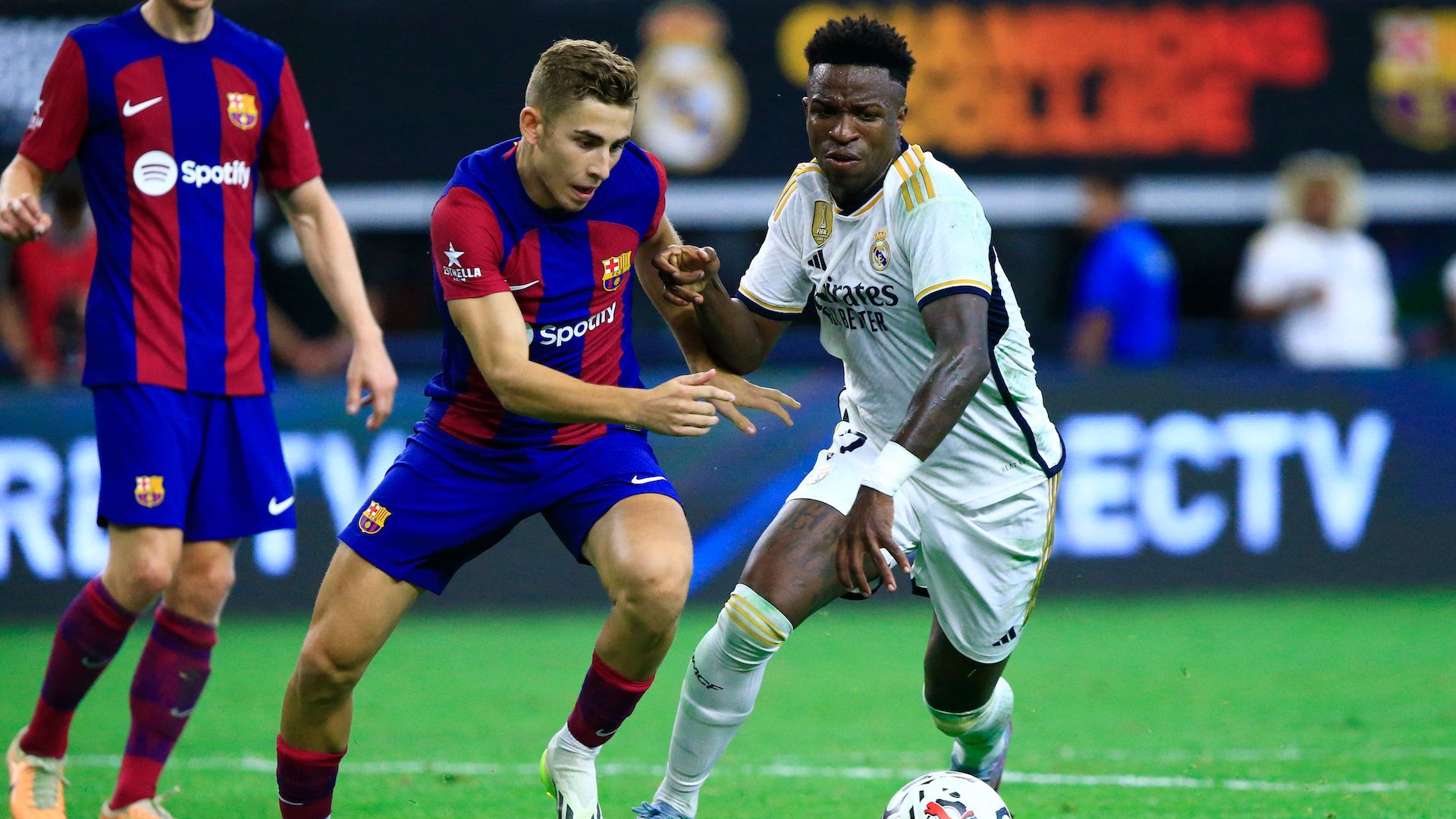 Entradas para el clásico Real Madrid vs Barcelona oscilan entre 1.200 a 4.500 euros (+ Detalles)