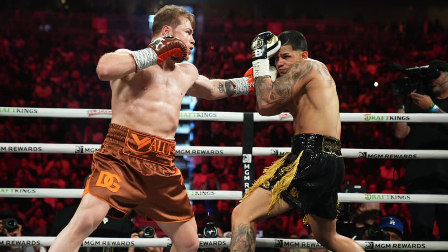 El «Canelo» Álvarez vence por votación unánime a Berlanga y retiene sus títulos mundiales