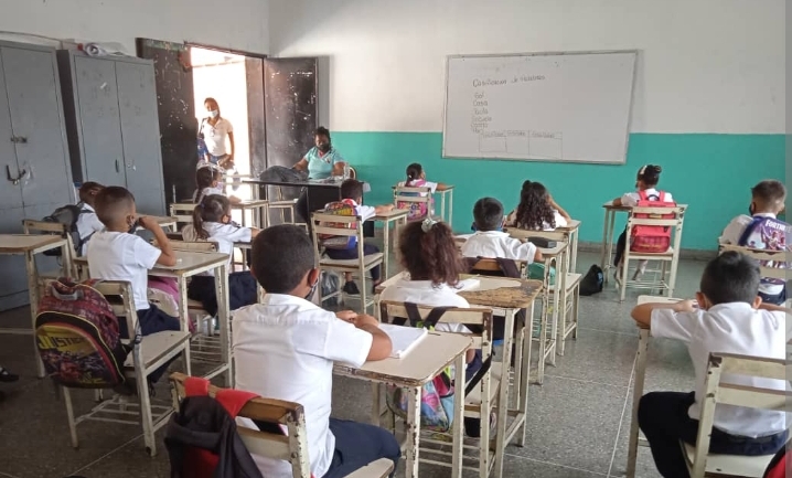 Clases inician en Nueva Esparta con una matrícula de 27 mil 259 estudiantes estatales
