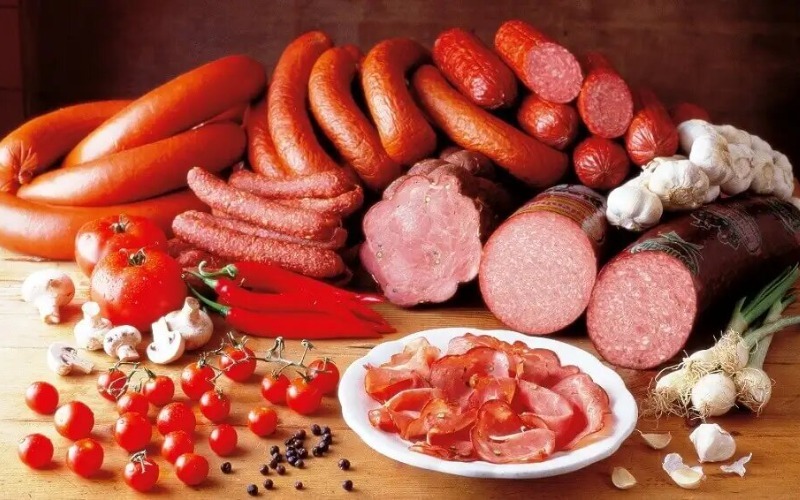 ¿Qué problemas de salud causa el consumo excesivo de embutidos?