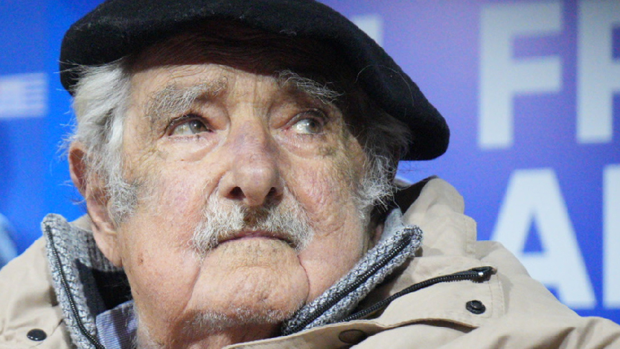 Operan al expresidente uruguayo «Pepe» Mujica, a quien le hacen una gastroestomía