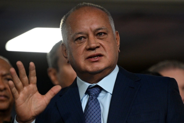 Diosdado Cabello recuerda a República Dominicana la deuda por petróleo que tiene con Venezuela