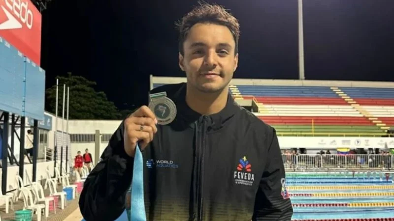 Venezuela gana el tercer lugar en el Suramericano de Natación