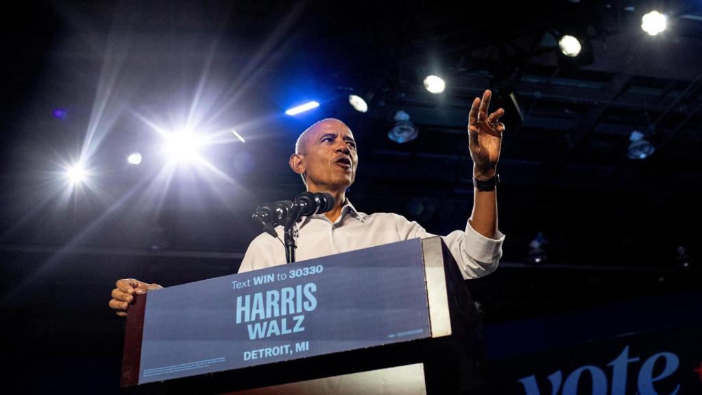 Barack Obama rapea y Eminem respalda a Kamala Harris en un mitin
