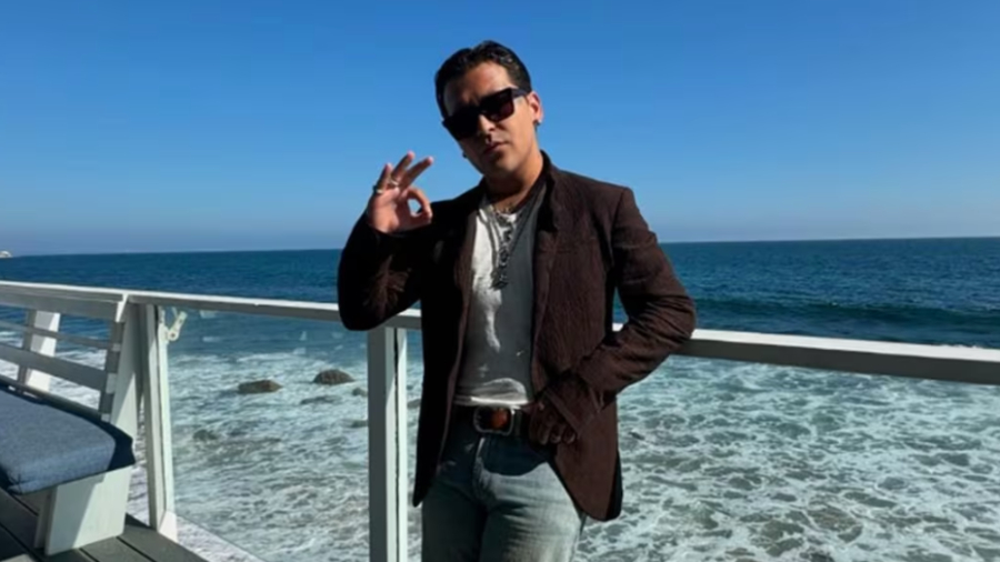 Christian Nodal es dado de alta luego de estar hospitalizado de emergencia