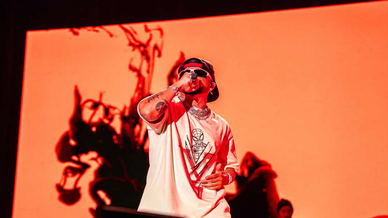 Yandel, leyenda del género urbano, revoluciona la industria con su nuevo disco «ELYTE»