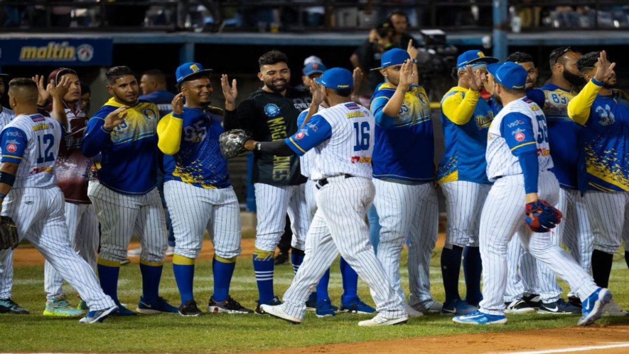 Magallanes inicia con el pie derecho tras vencer 12‑0 a Tiburones de La Guaira en la jornada inaugural