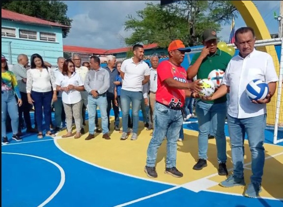 Remodelada y rehabilitada cancha «Mariño» en San Carlos