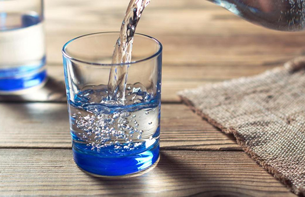 ¿Qué le pasa a tu cuerpo si no bebes suficiente agua?