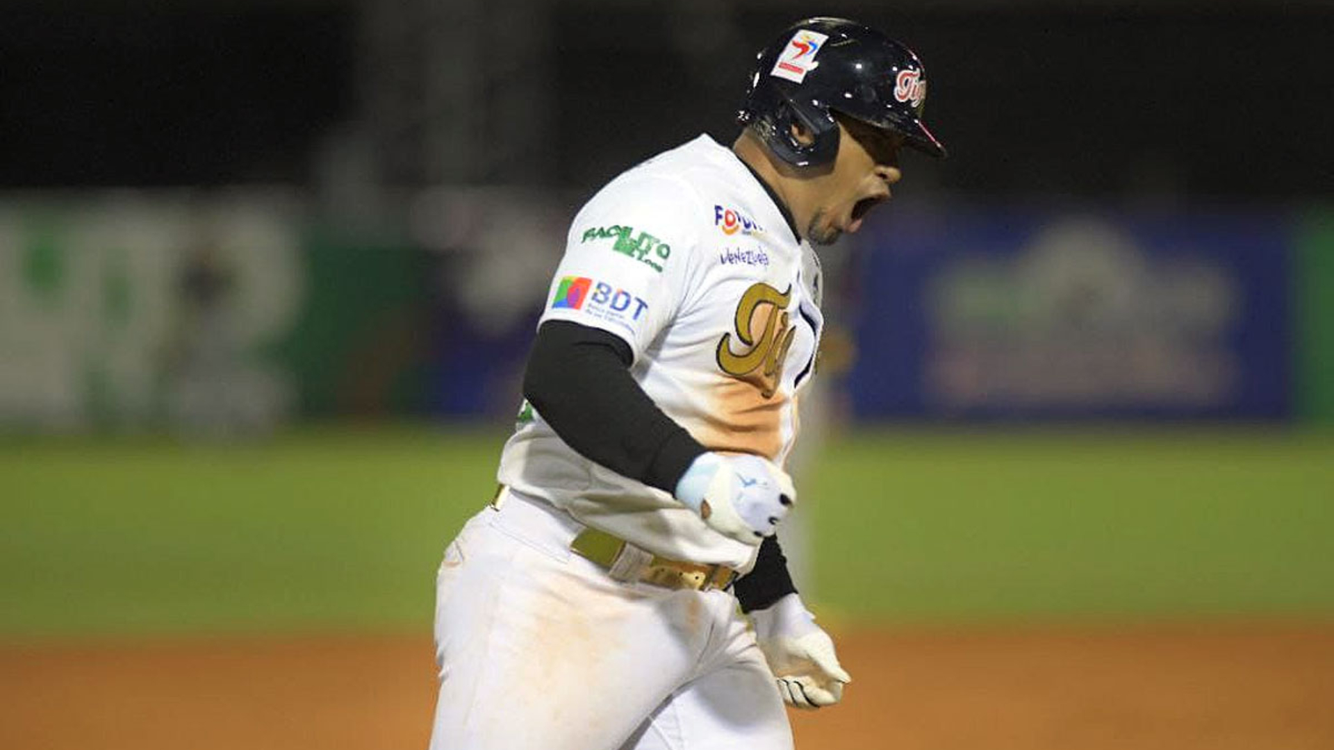 Los Tigres de Aragua lideran la tabla de posiciones de la LVBP tras ganar a Leones 6-4