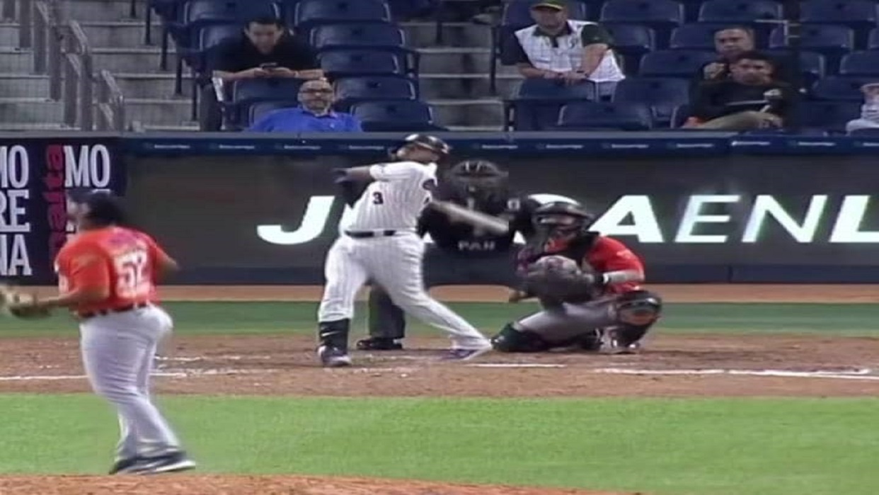 Los Leones rugieron fuerte en Caracas para vencer a las Águilas