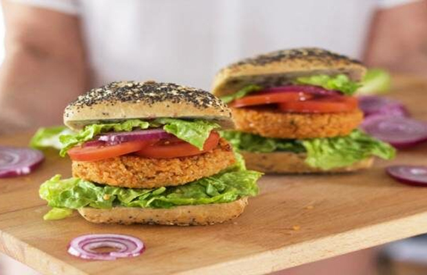 ¿Qué es el «cheat meal» o comida trampa cuando estamos en una dieta equilibrada?