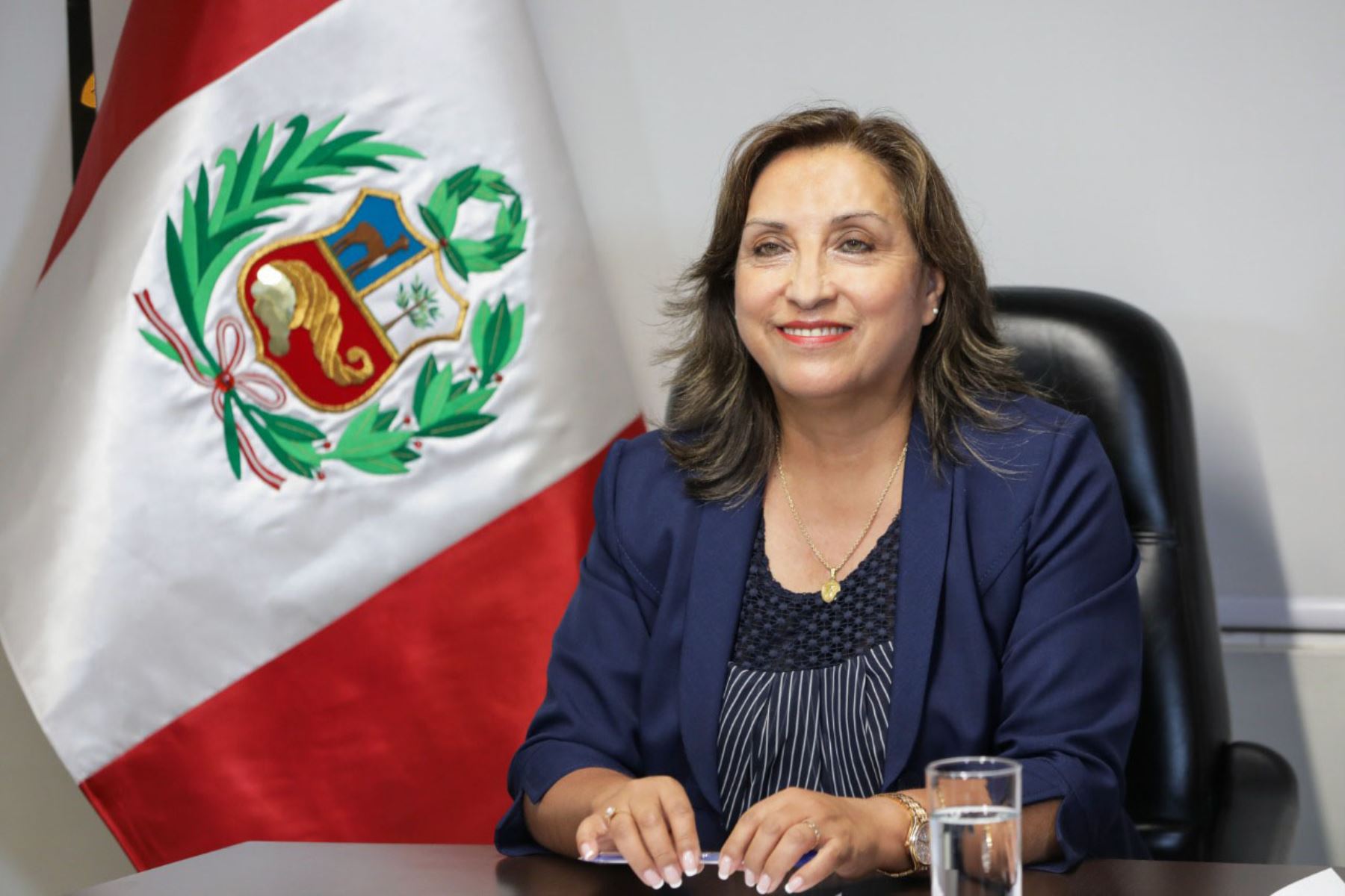 Boluarte acude inesperadamente a la Fiscalía para declarar sobre la destituida fiscal general