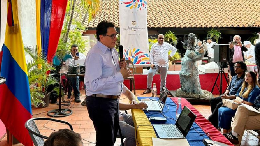 Embajador colombiano rindió cuentas a sus connacionales residentes en Venezuela