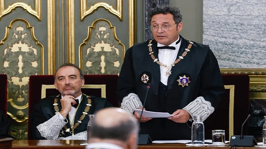 El Tribunal Supremo de España impüta al fiscal general por difundir información del novio de Ayuso