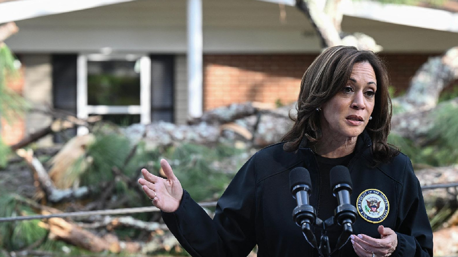 Harris visita Carolina del Norte y defiende la respuesta del Gobierno tras paso del huracán Helene