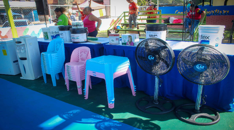 Entregan serie de insumos para rehabilitar escuelas en el estado Aragua