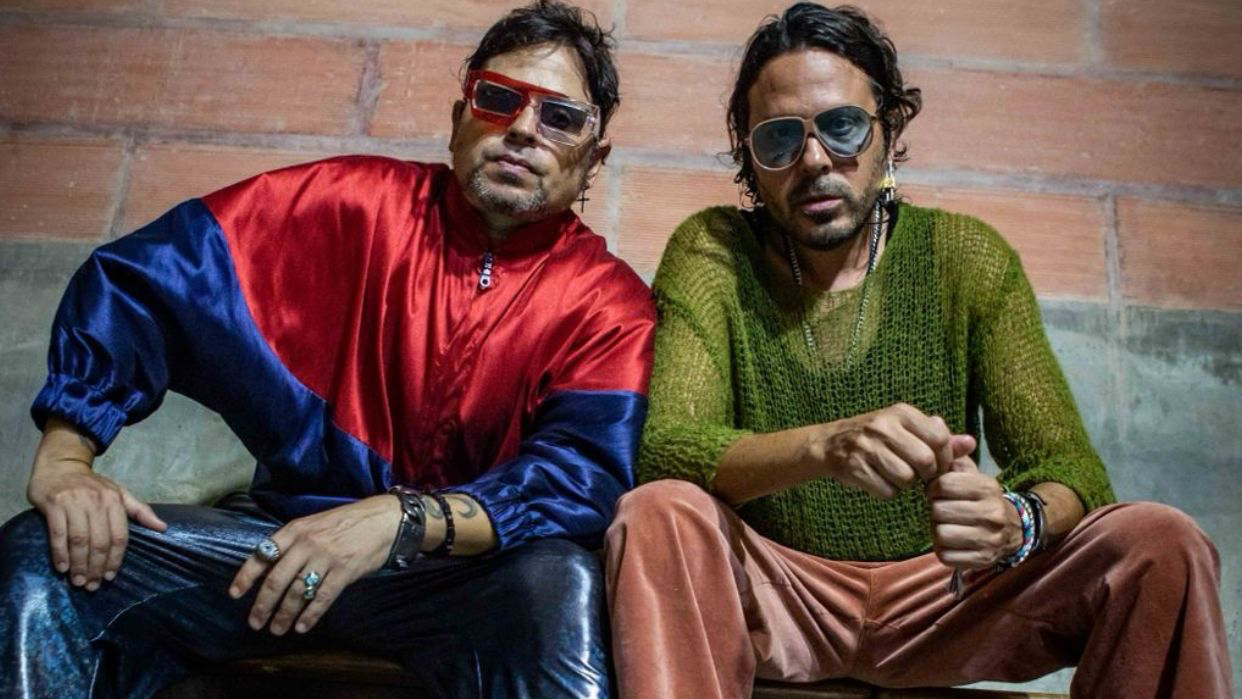 Servando y Florentino vuelven a conquistar la puesta musical con su sencillo “Lo de los dos”