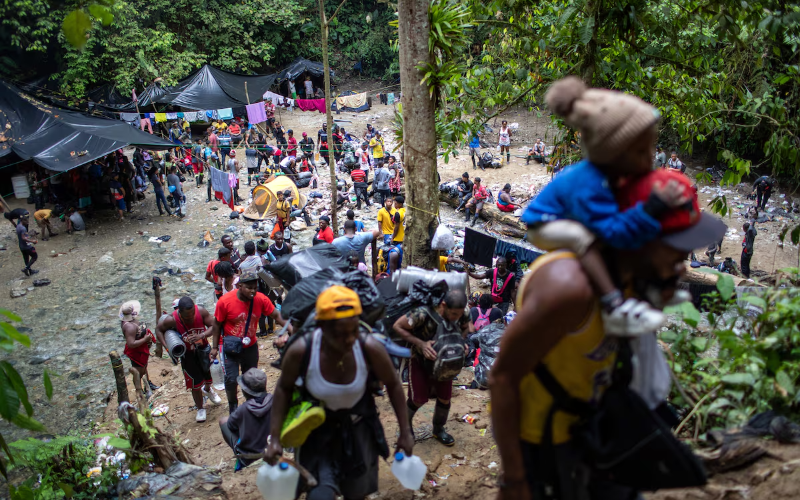 Desciende 40 % el paso de migrantes por la selva del Darién